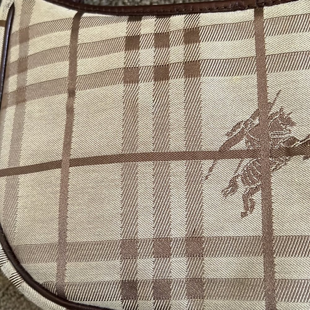Authentic Vintage Burberry handbag like new. - Picture 10 of 11